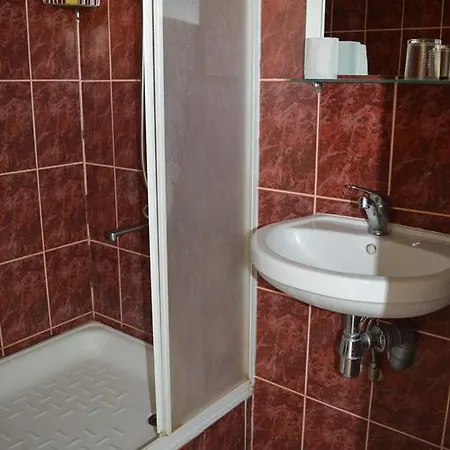Svečių namai Klevas