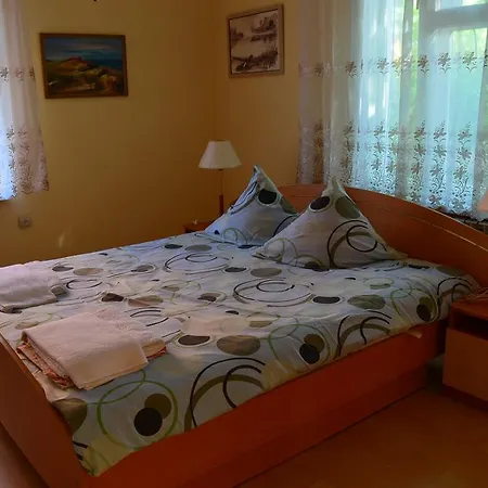 Svečių namai Klevas